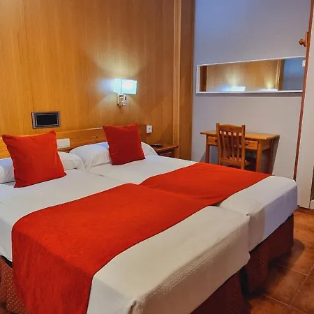 Hotel Real De 3*