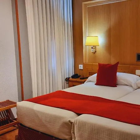 Hotel Real De 3*