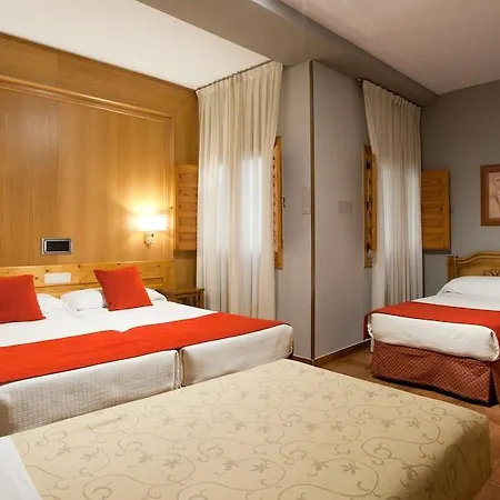 Real De Hotel 3*