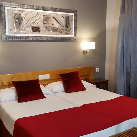 Real De Hotel 3*