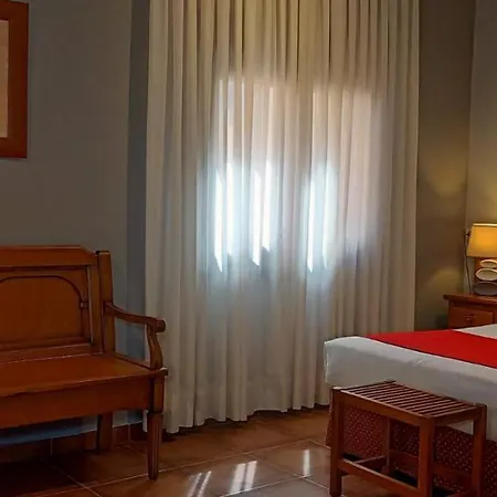 Hotel Real De 3*