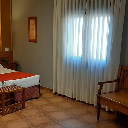 Real De Hotel 3*