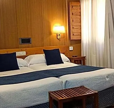 Hotell Real De 3*