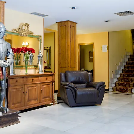 Hotel Real De 3*