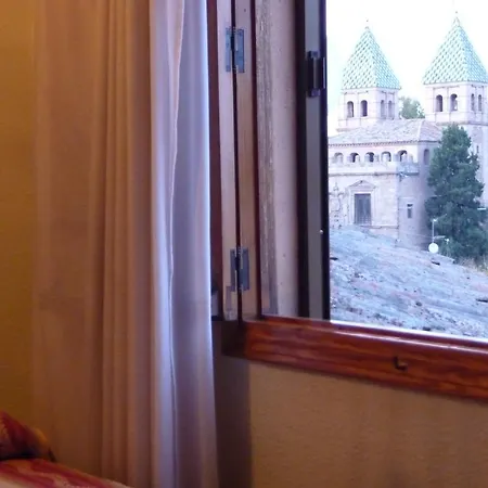 Hotel Real De 3*
